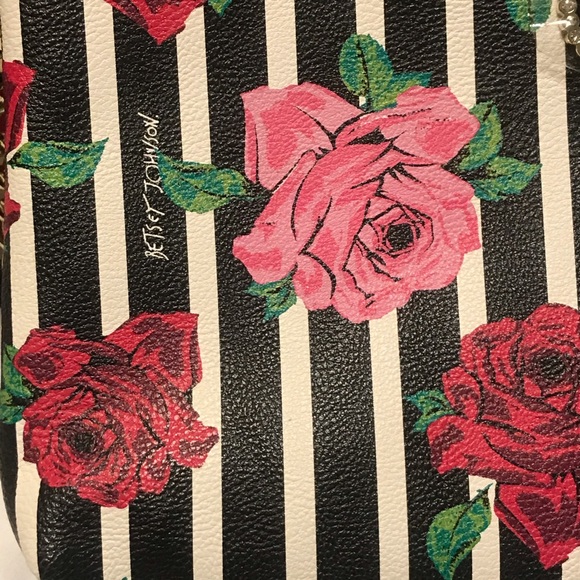 New Betsey Johnson Pink Roses Dual ZIP Purse - Picture 4 of 9
